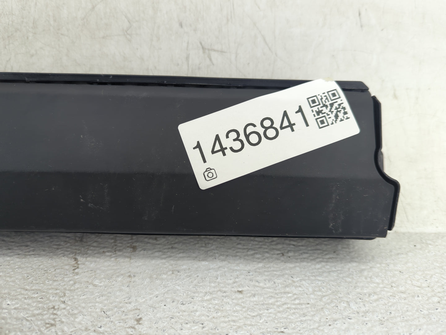 2015 Chevrolet Trax Air Bag Passenger Right Knee OEM P/N:95259945 62474143D0, 813016342 Fits OEM Used Auto Parts - Oemusedau