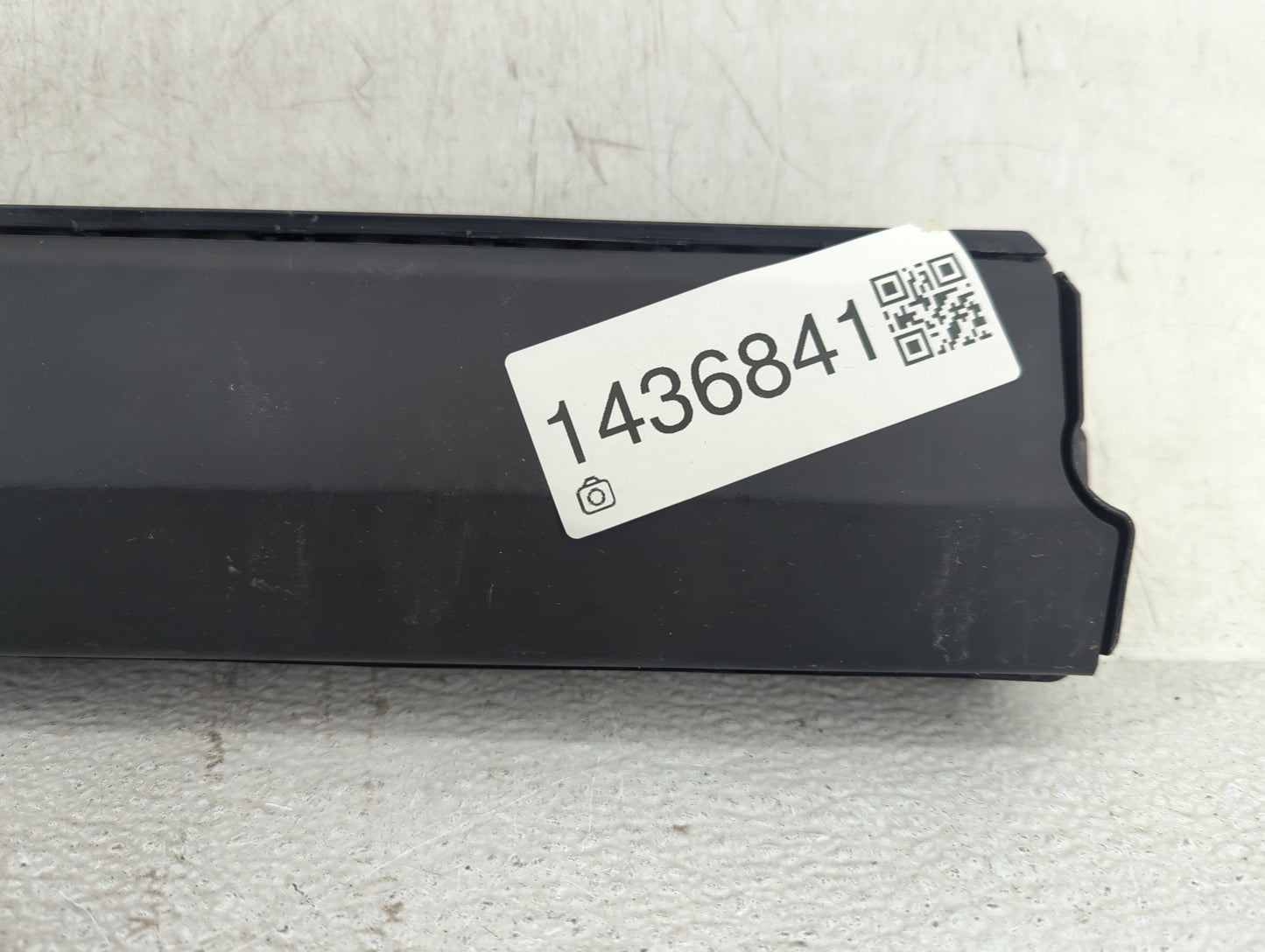 2015 Chevrolet Trax Air Bag Passenger Right Knee OEM P/N:95259945 62474143D0, 813016342 Fits OEM Used Auto Parts - Oemusedau