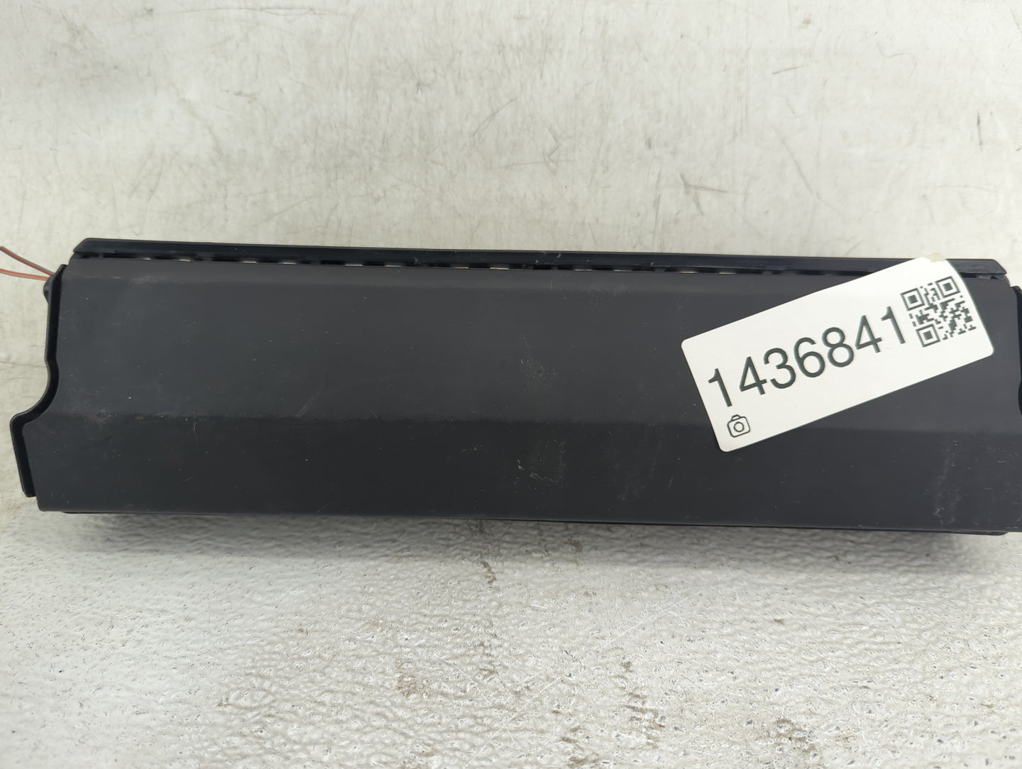 2015 Chevrolet Trax Air Bag Passenger Right Knee OEM P/N:95259945 62474143D0, 813016342 Fits OEM Used Auto Parts - Oemusedau