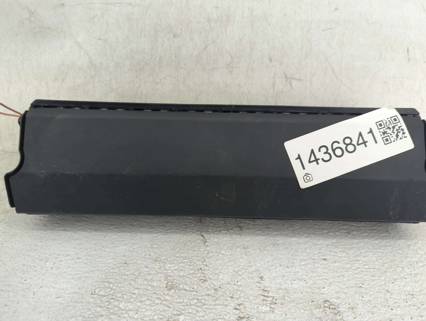 2015 Chevrolet Trax Air Bag Passenger Right Knee OEM P/N:95259945 62474143D0, 813016342 Fits OEM Used Auto Parts - Oemusedau