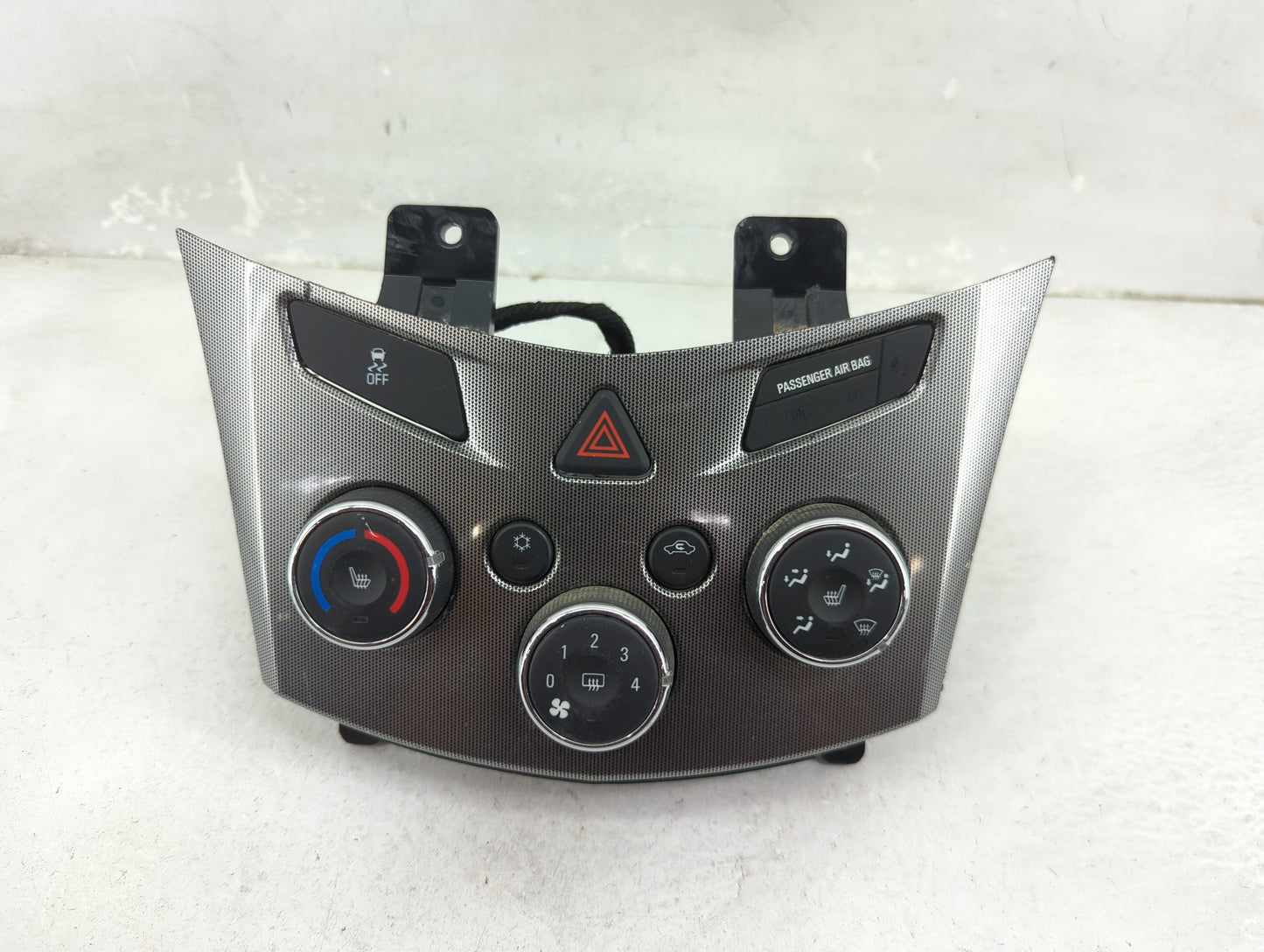 2015 Chevrolet Trax Climate Control Module Temperature AC/Heater Replacement P/N:40830W Fits OEM Used Auto Parts - Oemusedau