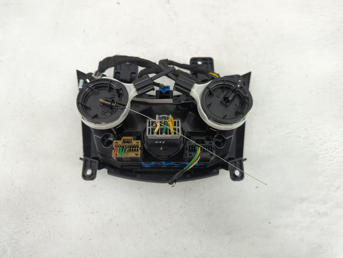 2015 Chevrolet Trax Climate Control Module Temperature AC/Heater Replacement P/N:40830W Fits OEM Used Auto Parts - Oemusedau