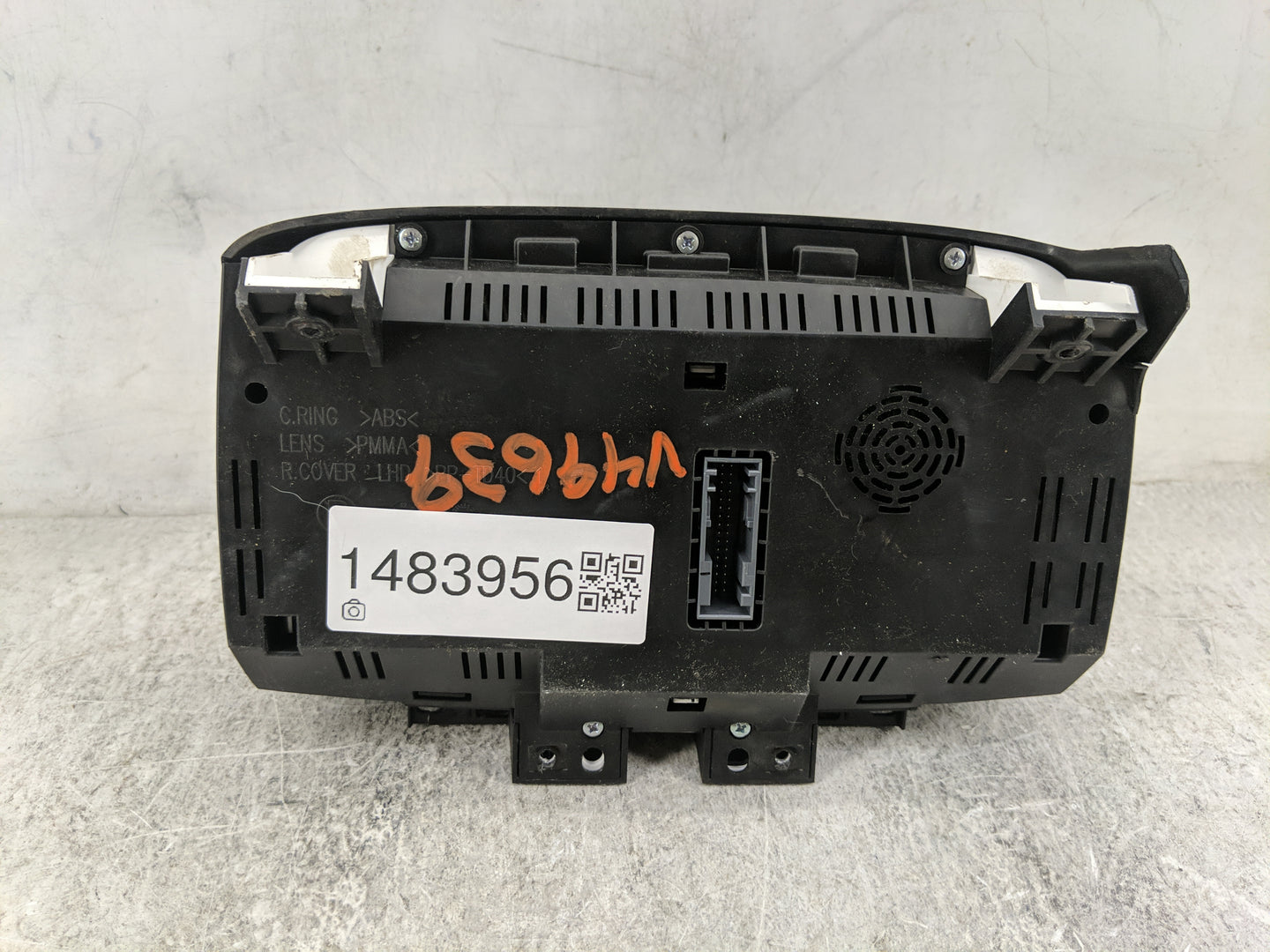 2015-2016 Chevrolet Trax Instrument Cluster Speedometer Gauges P/N:94532507 90813771 Miles: Fits Fits 2015 2016 OEM Used Aut