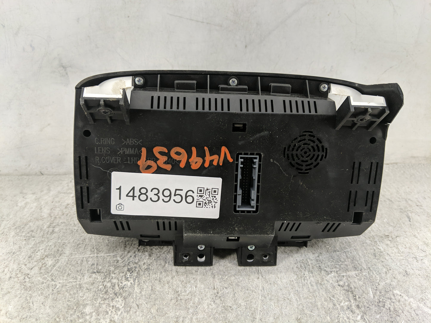2015-2016 Chevrolet Trax Instrument Cluster Speedometer Gauges P/N:94532507 90813771 Miles: Fits Fits 2015 2016 OEM Used Aut