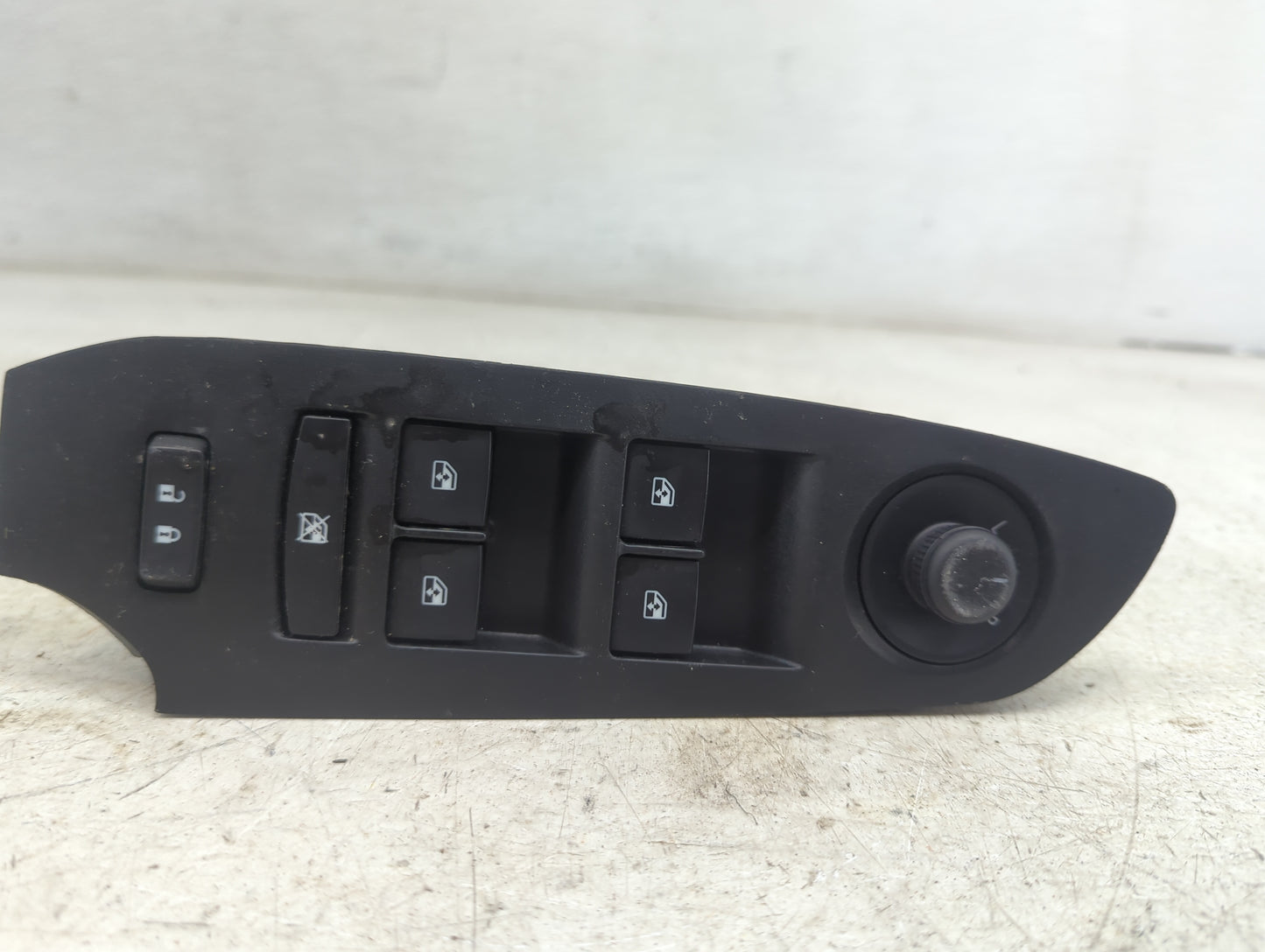 2015 Chevrolet Trax Master Power Window Switch Replacement Driver Side Left P/N:9518 8244 Fits OEM Used Auto Parts - Oemused