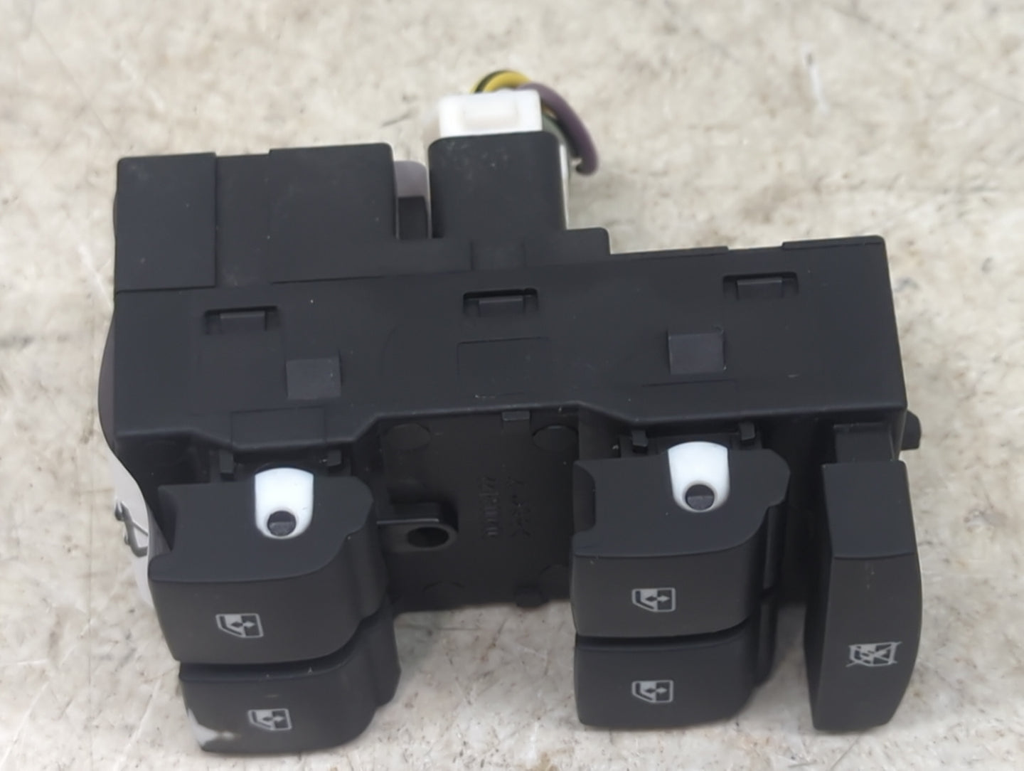 2015 Chevrolet Trax Master Power Window Switch Replacement Driver Side Left P/N:9518 8244 Fits OEM Used Auto Parts - Oemused