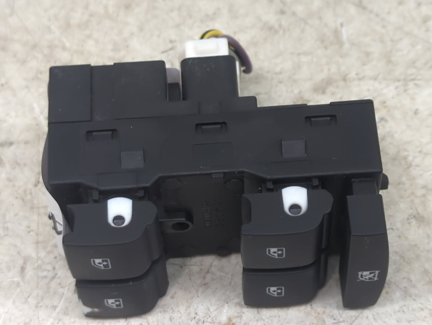 2015 Chevrolet Trax Master Power Window Switch Replacement Driver Side Left P/N:9518 8244 Fits OEM Used Auto Parts - Oemused