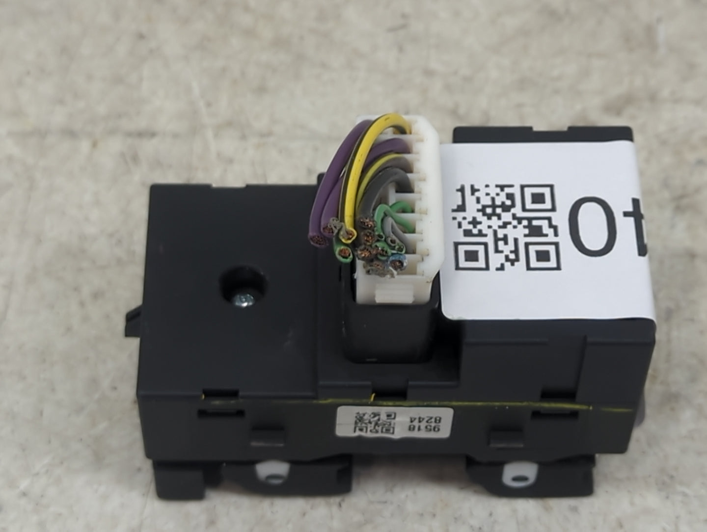 2015 Chevrolet Trax Master Power Window Switch Replacement Driver Side Left P/N:9518 8244 Fits OEM Used Auto Parts - Oemused