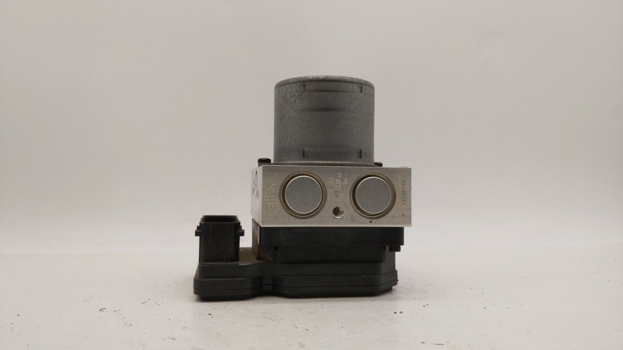 2015 Chevrolet Trax ABS Pump Control Module Replacement P/N:94541506 688250455, 42403007 Fits OEM Used Auto Parts - Oemuseda