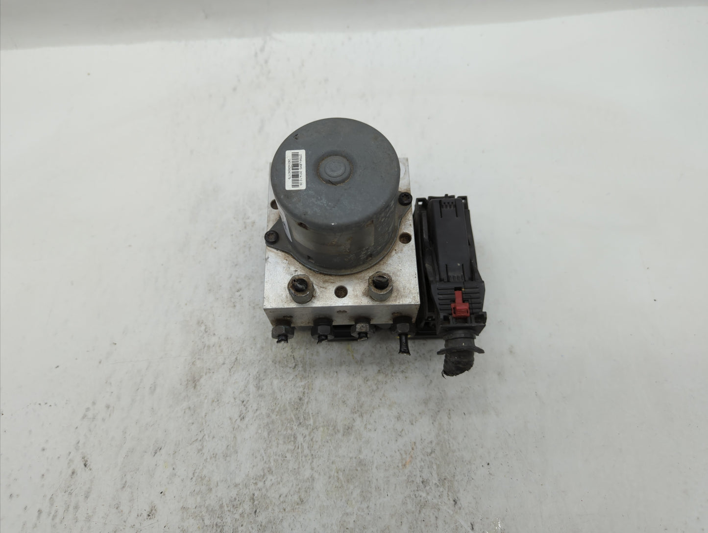 2015 Chevrolet Trax ABS Pump Control Module Replacement P/N:94541506 688250455, 42403007 Fits OEM Used Auto Parts - Oemuseda
