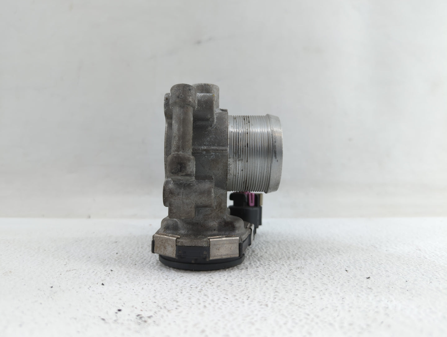 2013-2018 Chevrolet Trax Throttle Body P/N:55565489 55581662 Fits Fits 2011 2012 2013 2014 2015 2016 2017 2018 2019 OEM Used