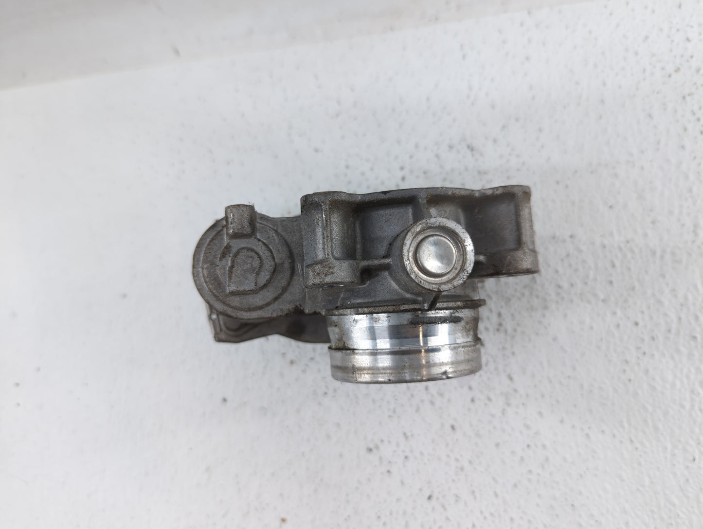 2013-2018 Chevrolet Trax Throttle Body P/N:12644239AA 55565489, 55581662 Fits Fits 2011 2012 2013 2014 2015 2016 2017 2018 2