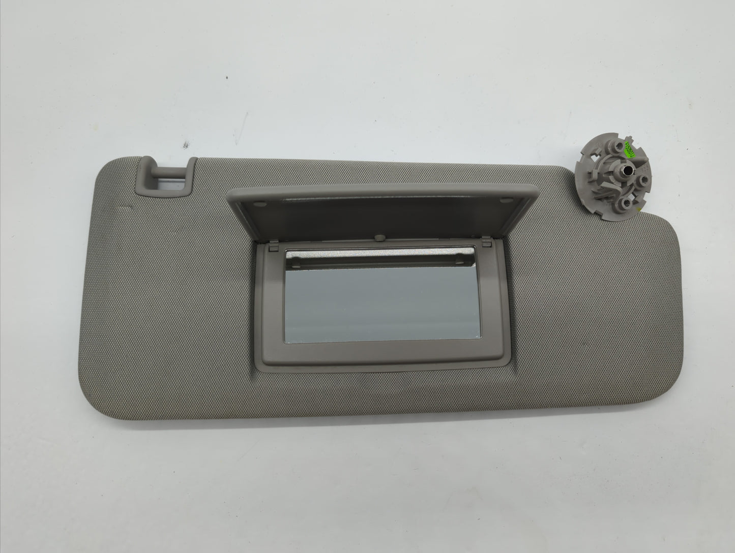 2015-2016 Chevrolet Trax Sun Visor Shade Replacement Passenger Right Mirror Fits Fits 2015 2016 OEM Used Auto Parts - Oemuse