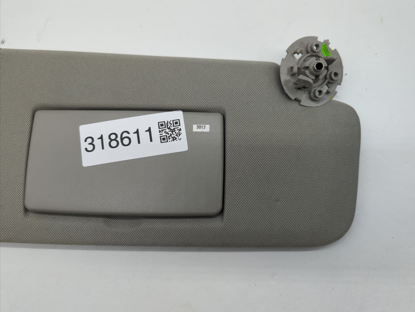 2015-2016 Chevrolet Trax Sun Visor Shade Replacement Passenger Right Mirror Fits Fits 2015 2016 OEM Used Auto Parts - Oemuse