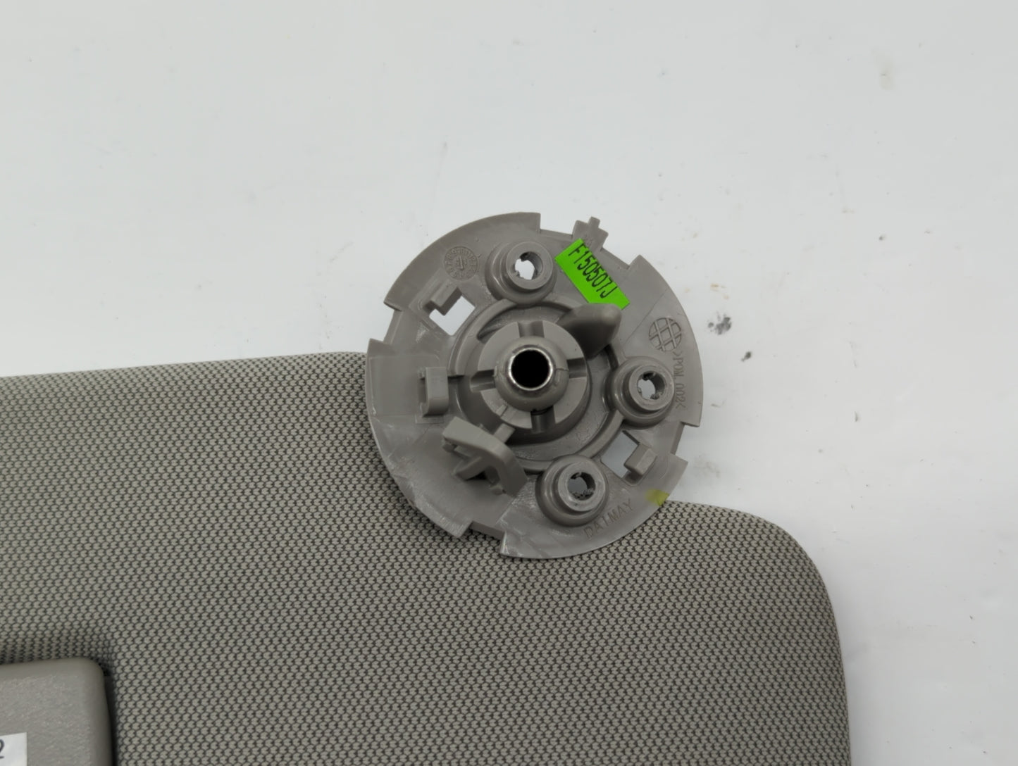 2015-2016 Chevrolet Trax Sun Visor Shade Replacement Passenger Right Mirror Fits Fits 2015 2016 OEM Used Auto Parts - Oemuse