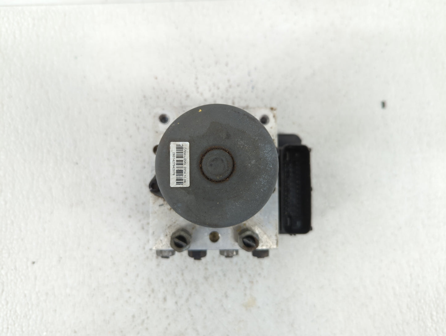 2015 Chevrolet Trax ABS Pump Control Module Replacement P/N:94541506 688250455, 42403007 Fits OEM Used Auto Parts - Oemuseda