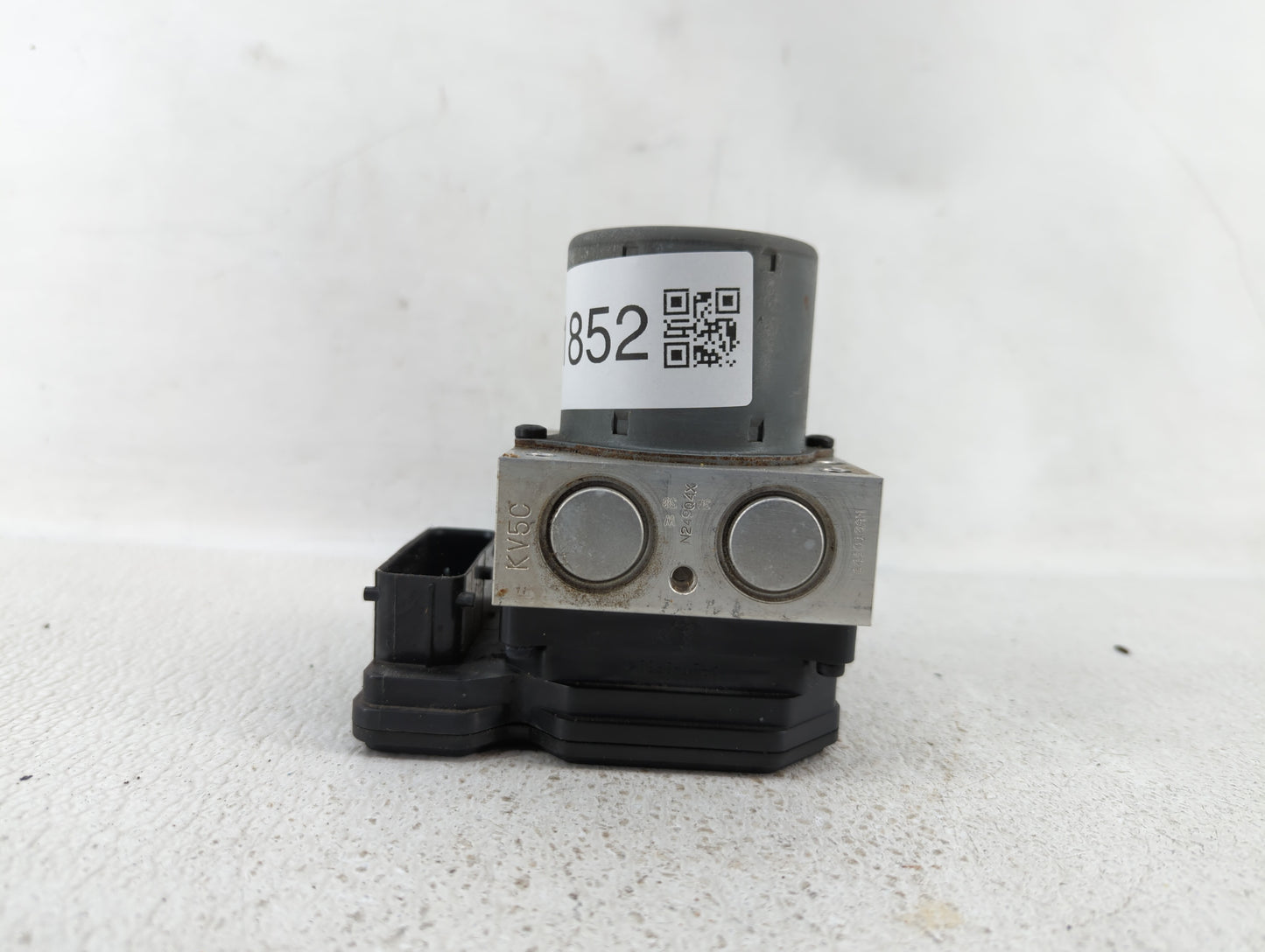 2015 Chevrolet Trax ABS Pump Control Module Replacement P/N:94541506 688250455, 42403007 Fits OEM Used Auto Parts - Oemuseda