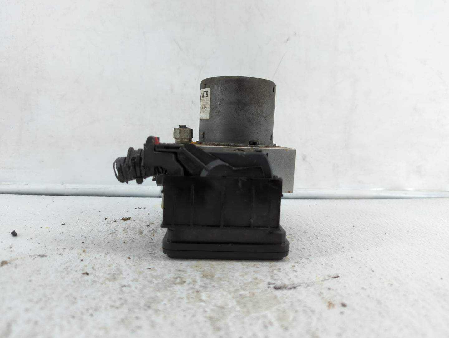 2015 Chevrolet Trax ABS Pump Control Module Replacement P/N:94541506 688250455, 42403007 Fits OEM Used Auto Parts - Oemuseda