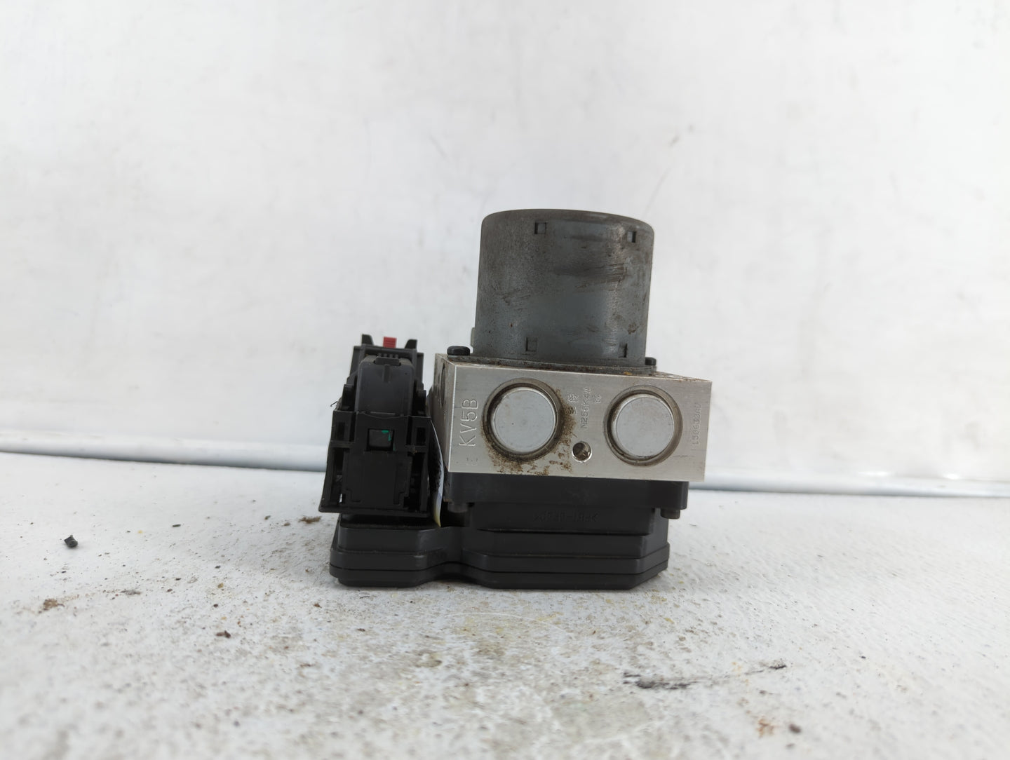 2015 Chevrolet Trax ABS Pump Control Module Replacement P/N:94541506 688250455, 42403007 Fits OEM Used Auto Parts - Oemuseda