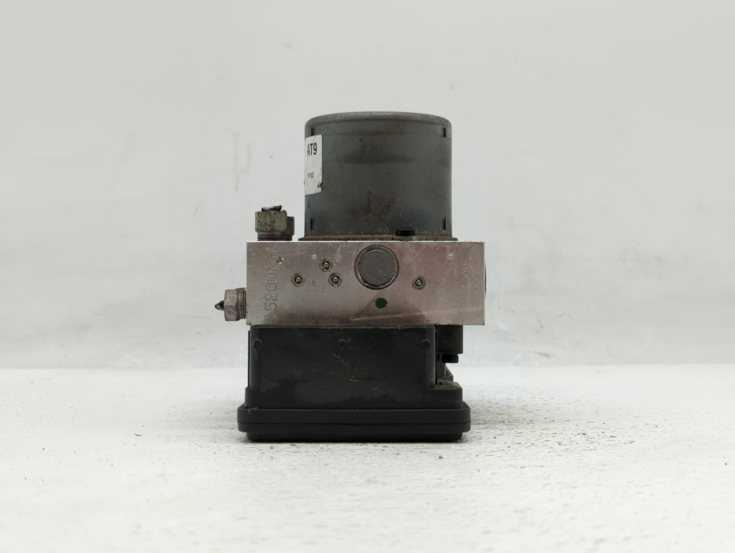 2015 Chevrolet Trax ABS Pump Control Module Replacement P/N:94541506 688250455, 42403007 Fits OEM Used Auto Parts - Oemuseda