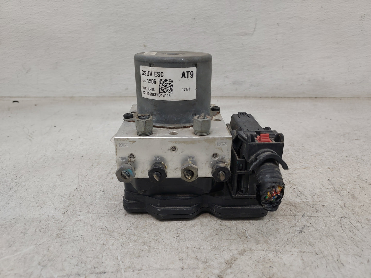2015 Chevrolet Trax ABS Pump Control Module Replacement P/N:688250455 94541506 Fits OEM Used Auto Parts - Oemusedautoparts1.