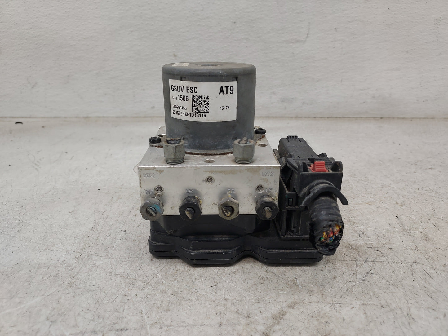 2015 Chevrolet Trax ABS Pump Control Module Replacement P/N:688250455 94541506 Fits OEM Used Auto Parts - Oemusedautoparts1.