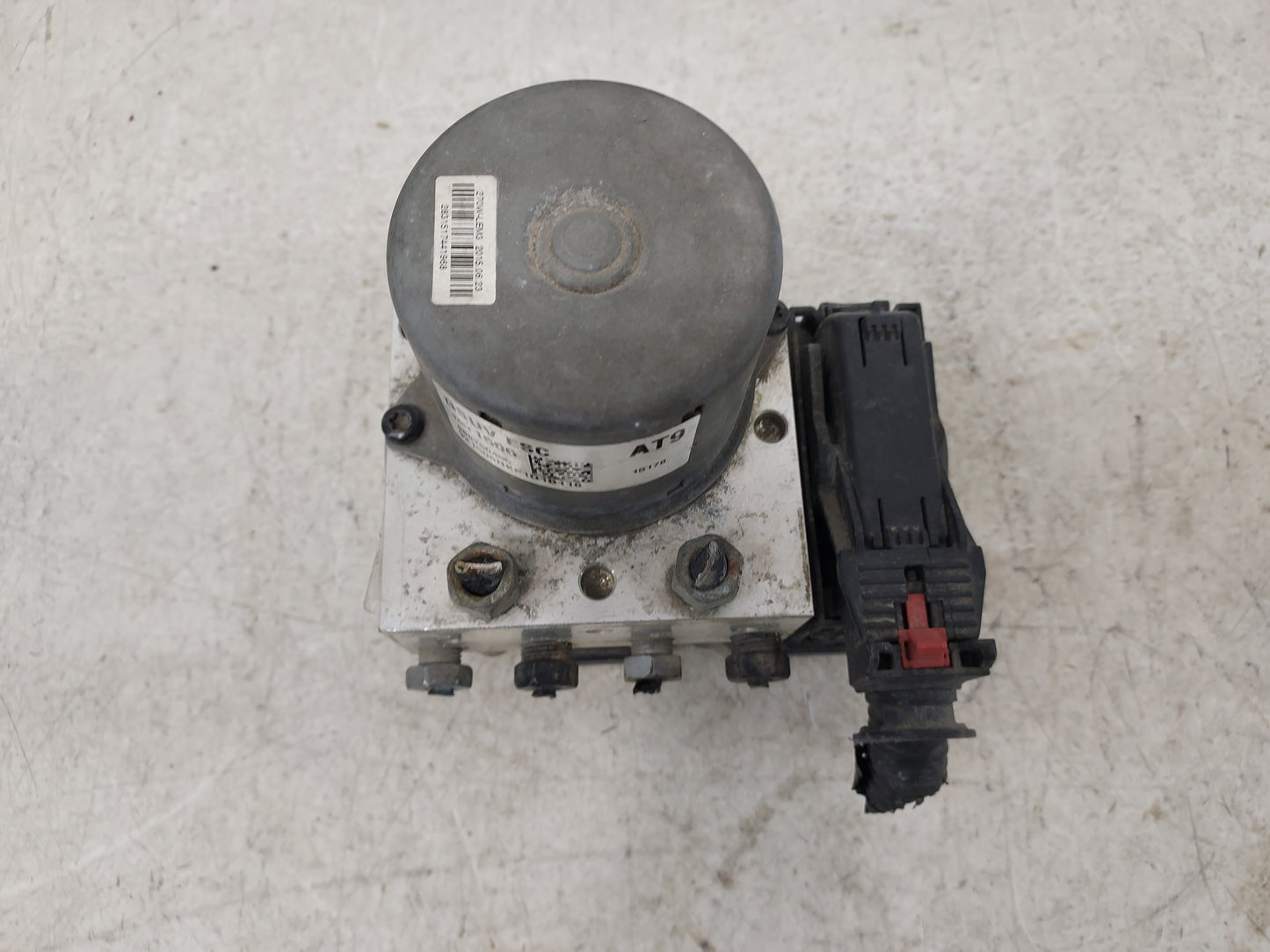 2015 Chevrolet Trax ABS Pump Control Module Replacement P/N:688250455 94541506 Fits OEM Used Auto Parts - Oemusedautoparts1.