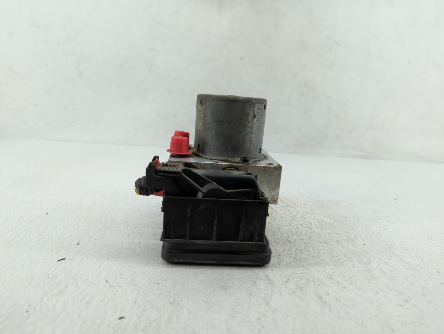 2015 Chevrolet Trax ABS Pump Control Module Replacement P/N:94541506 688250455, 42403007 Fits OEM Used Auto Parts - Oemuseda