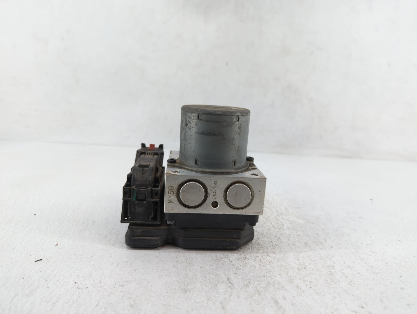 2015 Chevrolet Trax ABS Pump Control Module Replacement P/N:94541506 688250455, 42403007 Fits OEM Used Auto Parts - Oemuseda
