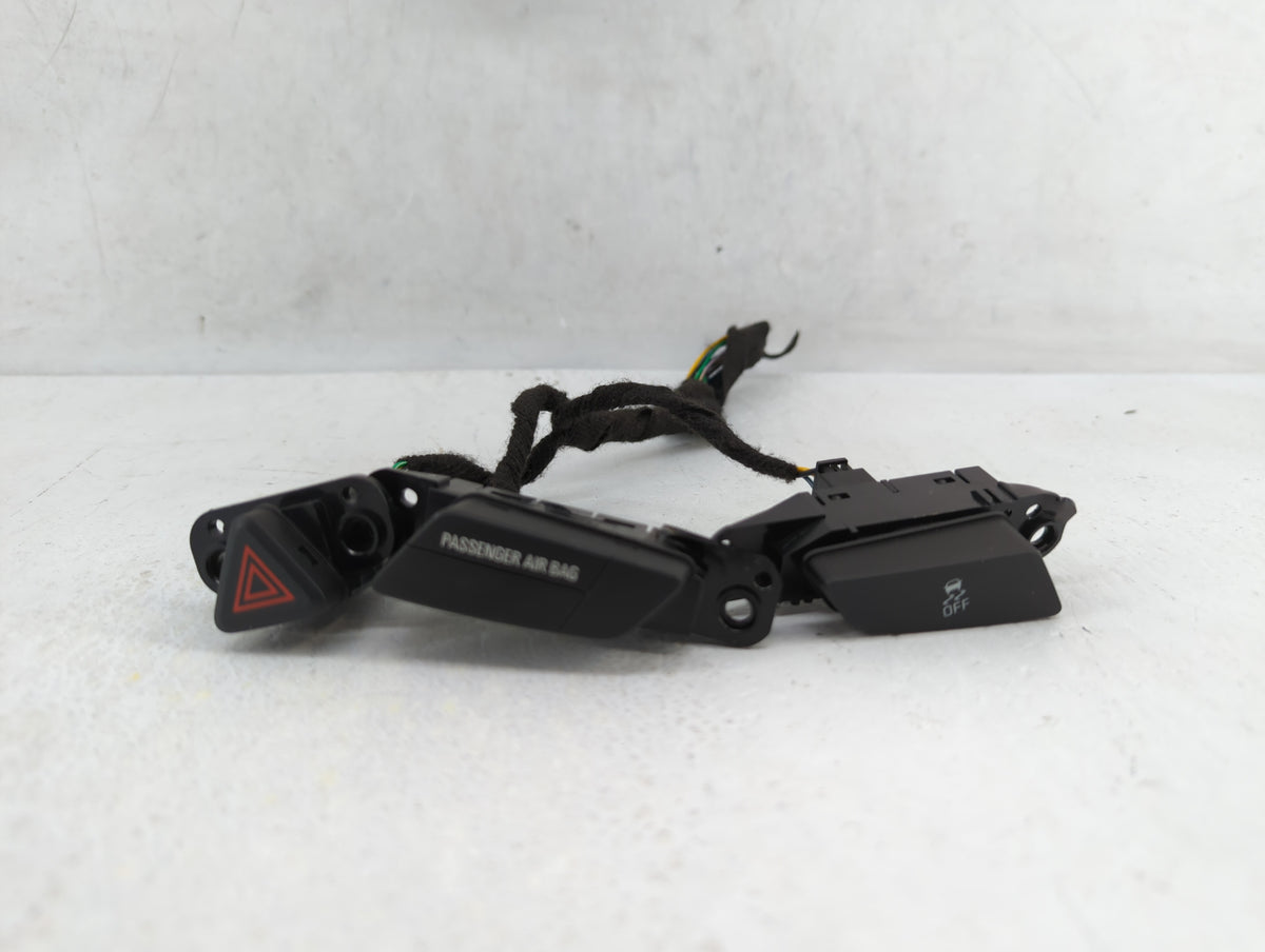 2015 Chevrolet Trax Hazard Switch 95016188 - Oemusedautoparts1.com