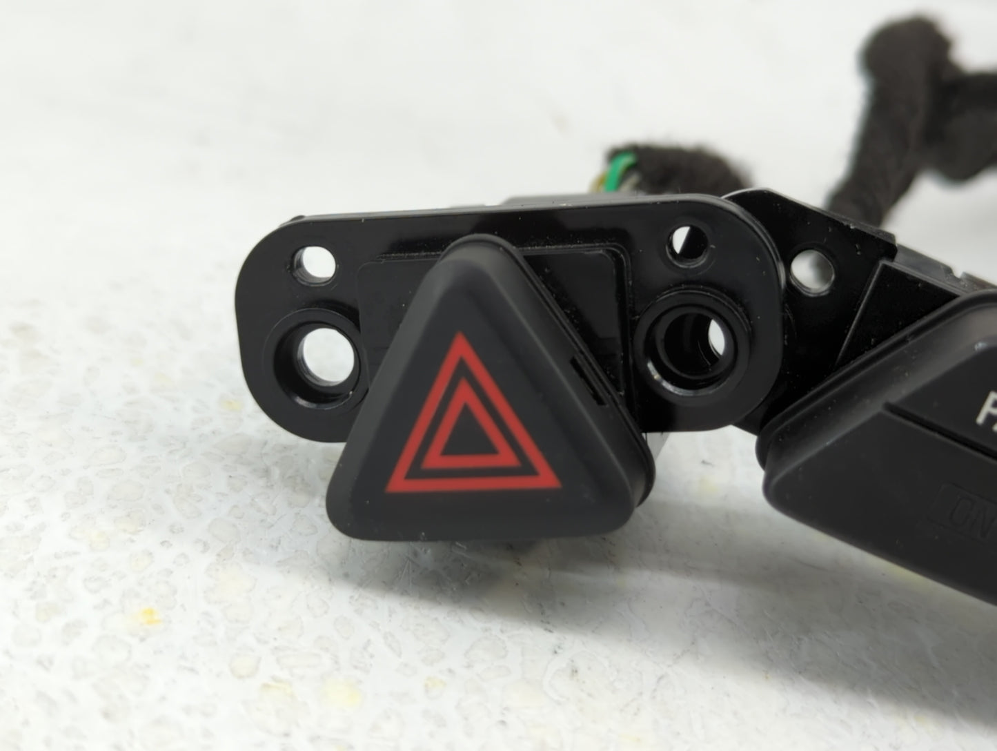 2015 Chevrolet Trax Hazard Switch 95016188 - Oemusedautoparts1.com