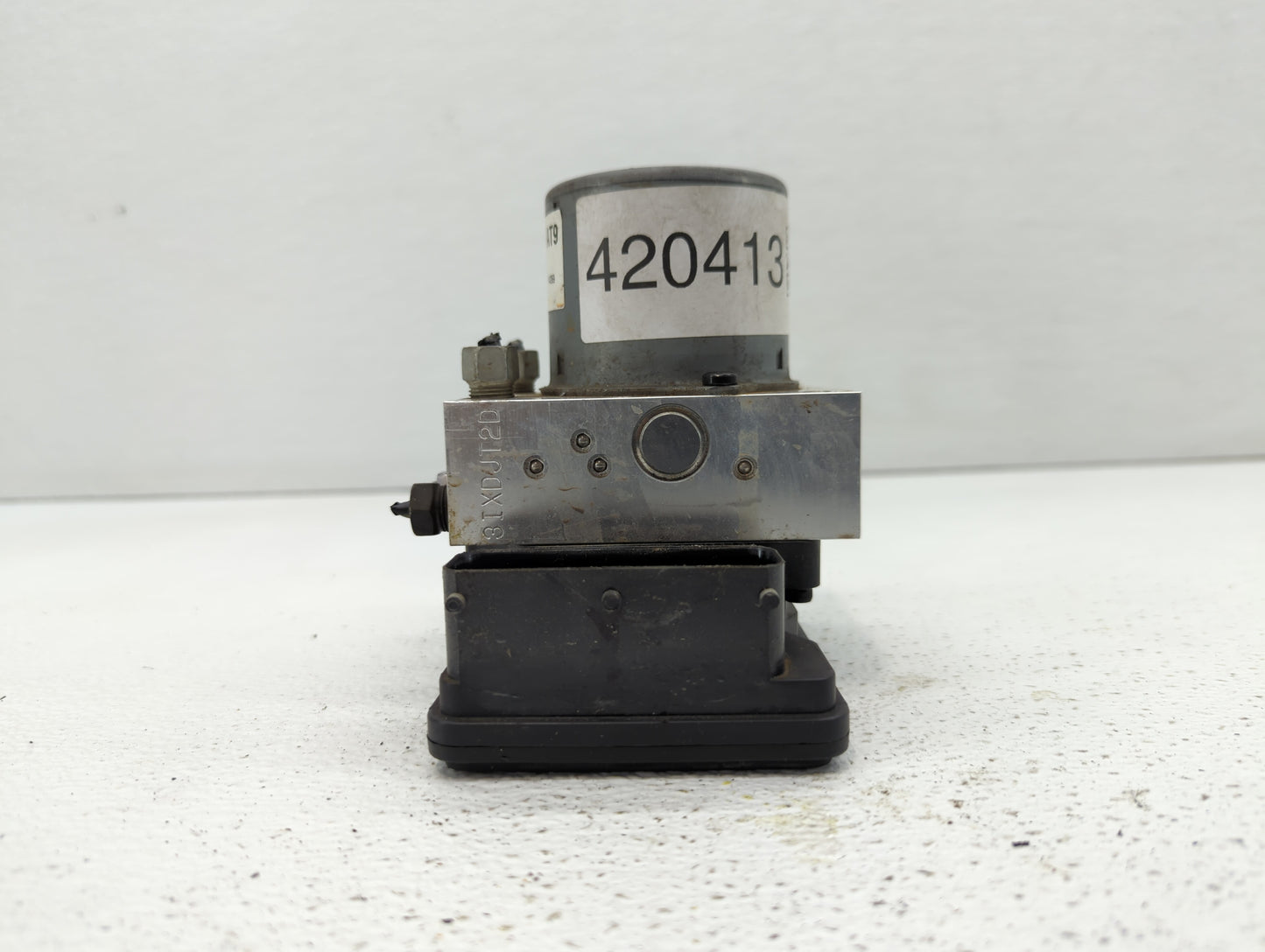 2015 Chevrolet Trax ABS Pump Control Module Replacement P/N:94541506 688250455, 42403007 Fits OEM Used Auto Parts - Oemuseda