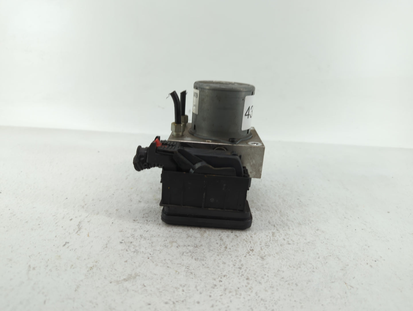 2015 Chevrolet Trax ABS Pump Control Module Replacement P/N:94541506 688250455, 42403007 Fits OEM Used Auto Parts - Oemuseda