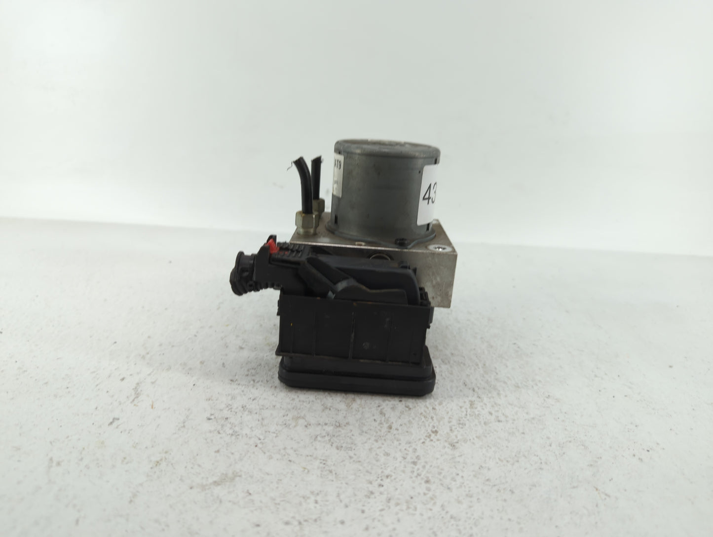 2015 Chevrolet Trax ABS Pump Control Module Replacement P/N:94541506 688250455, 42403007 Fits OEM Used Auto Parts - Oemuseda