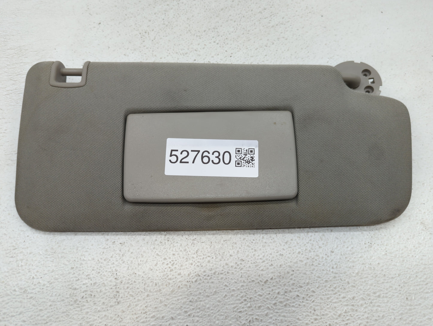 2015-2016 Chevrolet Trax Sun Visor Shade Replacement Passenger Right Mirror Fits Fits 2015 2016 OEM Used Auto Parts - Oemuse