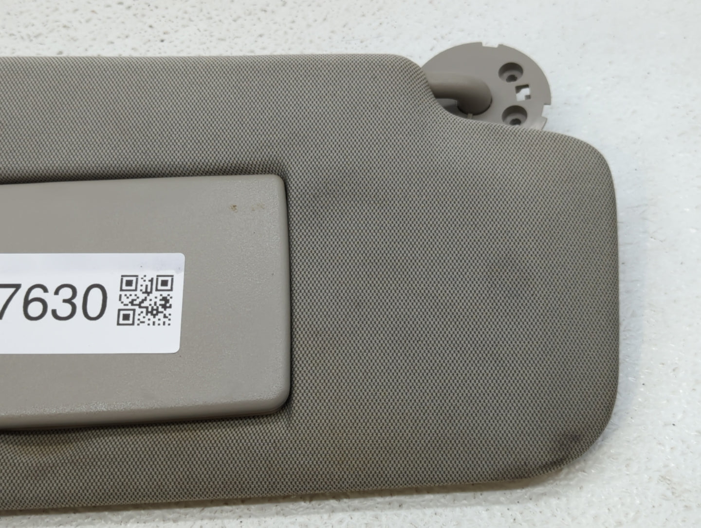 2015-2016 Chevrolet Trax Sun Visor Shade Replacement Passenger Right Mirror Fits Fits 2015 2016 OEM Used Auto Parts - Oemuse