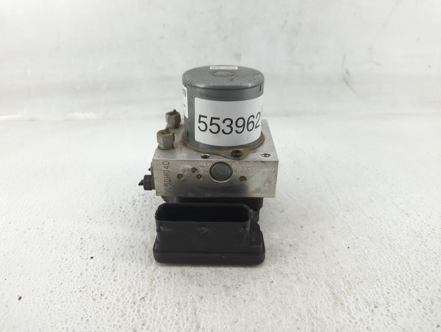 2015 Chevrolet Trax ABS Pump Control Module Replacement P/N:688250455 94541506 Fits OEM Used Auto Parts - Oemusedautoparts1.