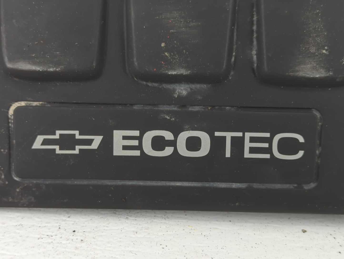 2015 Chevrolet Trax Engine Cover - Oemusedautoparts1.com