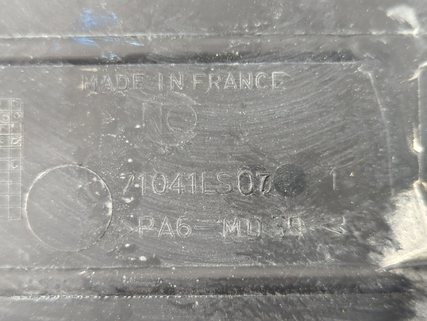 2015 Chevrolet Trax Engine Cover - Oemusedautoparts1.com