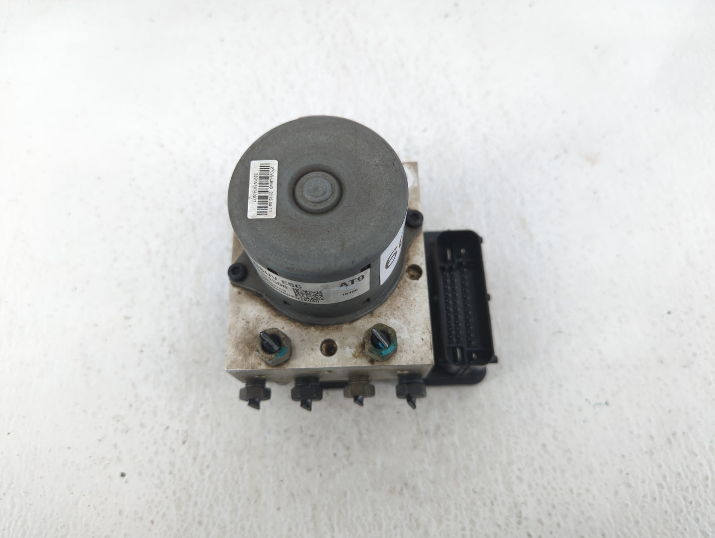 2015 Chevrolet Trax ABS Pump Control Module Replacement P/N:94541506 Fits OEM Used Auto Parts - Oemusedautoparts1.com