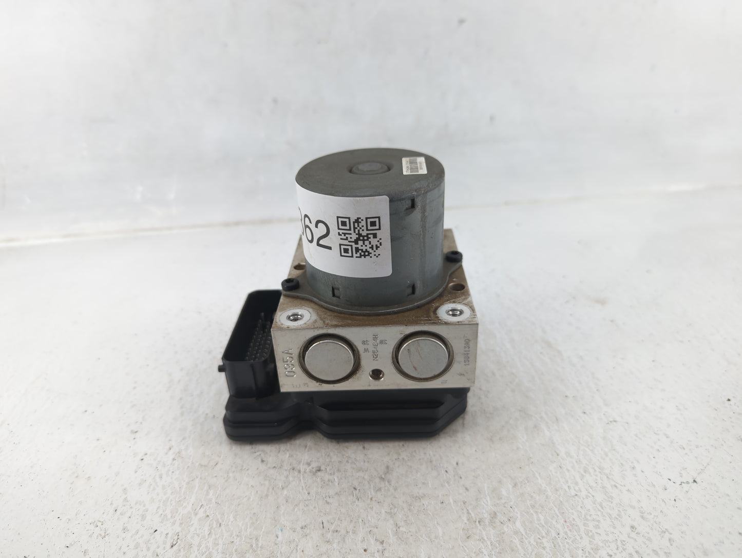 2015 Chevrolet Trax ABS Pump Control Module Replacement P/N:94541506 Fits OEM Used Auto Parts - Oemusedautoparts1.com