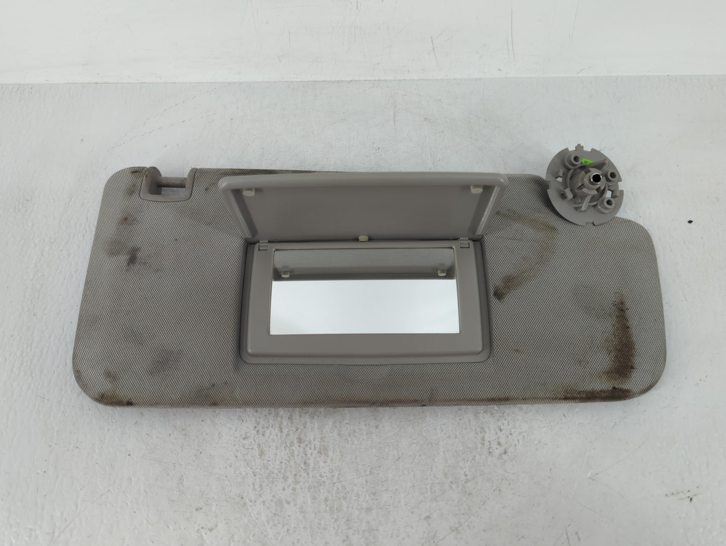 2015-2016 Chevrolet Trax Sun Visor Shade Replacement Passenger Right Mirror Fits Fits 2015 2016 OEM Used Auto Parts - Oemuse