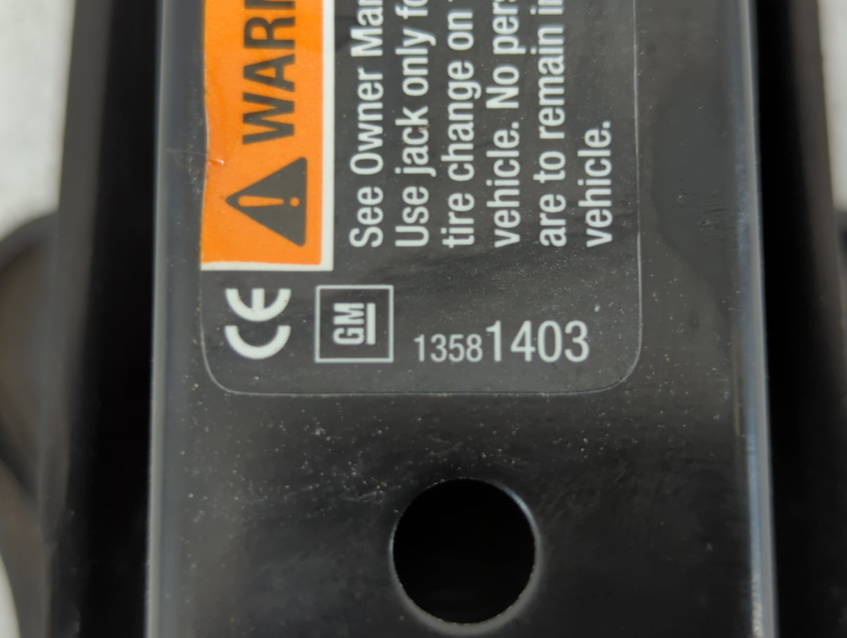 2015 Chevrolet Trax Spare Scissor Car Jack 664217 - Oemusedautoparts1.com
