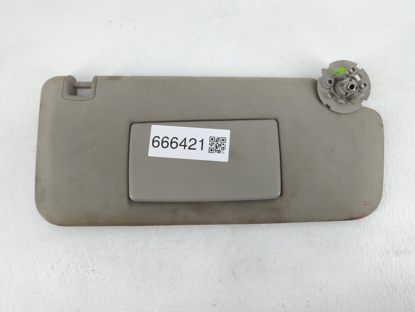 2015-2016 Chevrolet Trax Sun Visor Shade Replacement Passenger Right Mirror Fits Fits 2015 2016 OEM Used Auto Parts - Oemuse