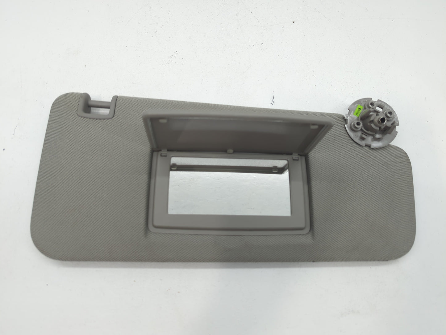 2015-2016 Chevrolet Trax Sun Visor Shade Replacement Passenger Right Mirror Fits Fits 2015 2016 OEM Used Auto Parts - Oemuse