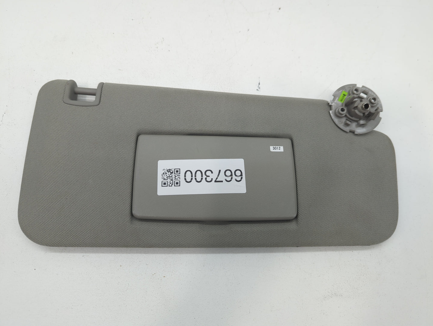 2015-2016 Chevrolet Trax Sun Visor Shade Replacement Passenger Right Mirror Fits Fits 2015 2016 OEM Used Auto Parts - Oemuse