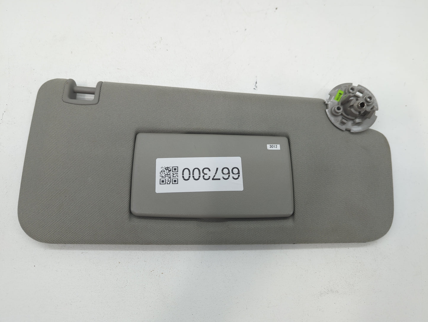 2015-2016 Chevrolet Trax Sun Visor Shade Replacement Passenger Right Mirror Fits Fits 2015 2016 OEM Used Auto Parts - Oemuse