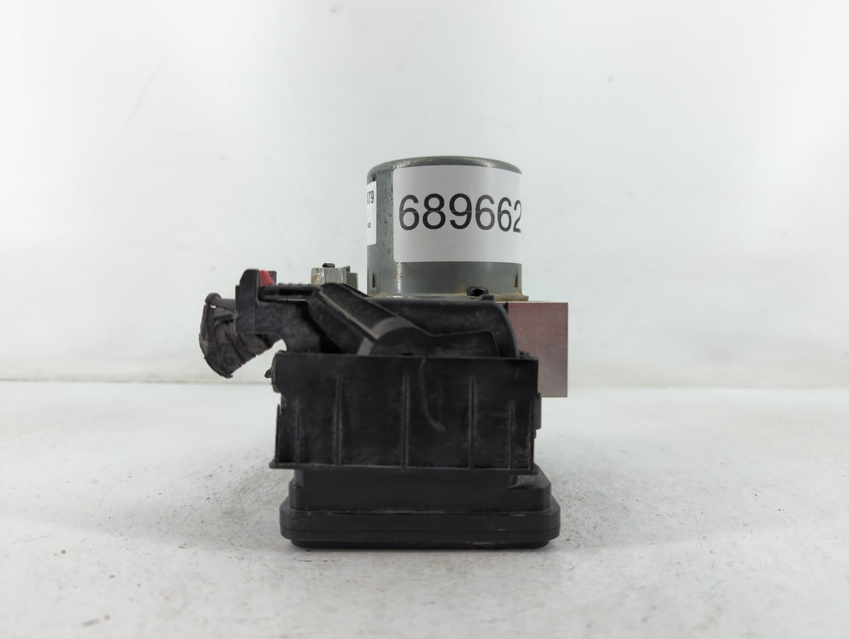 2015 Chevrolet Trax Anti-Lock Brake ABS Pump Module Actuator OEM P/N:04541506 Fits OEM Used Auto Parts - Oemusedautoparts1.c