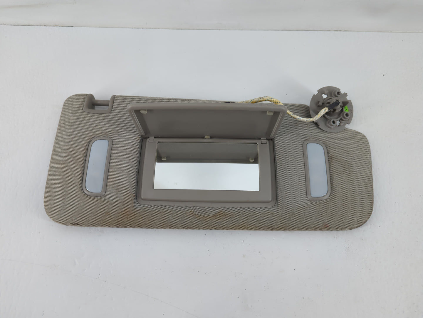 2013-2015 Chevrolet Trax Sun Visor Shade Replacement Passenger Right Mirror Fits Fits 2013 2014 2015 2016 2017 2018 2019 202