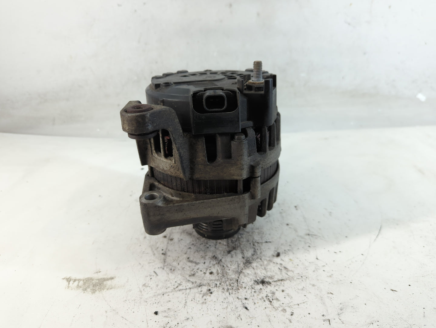 2013-2021 Chevrolet Trax Alternator Replacement Generator Charging Assembly Engine OEM P/N:13588289 Fits OEM Used Auto Parts